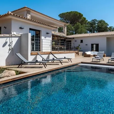 Anaiak Villa